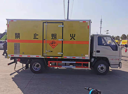 宁阳爆破器材运输车工人安全操作规范与智能技术保障